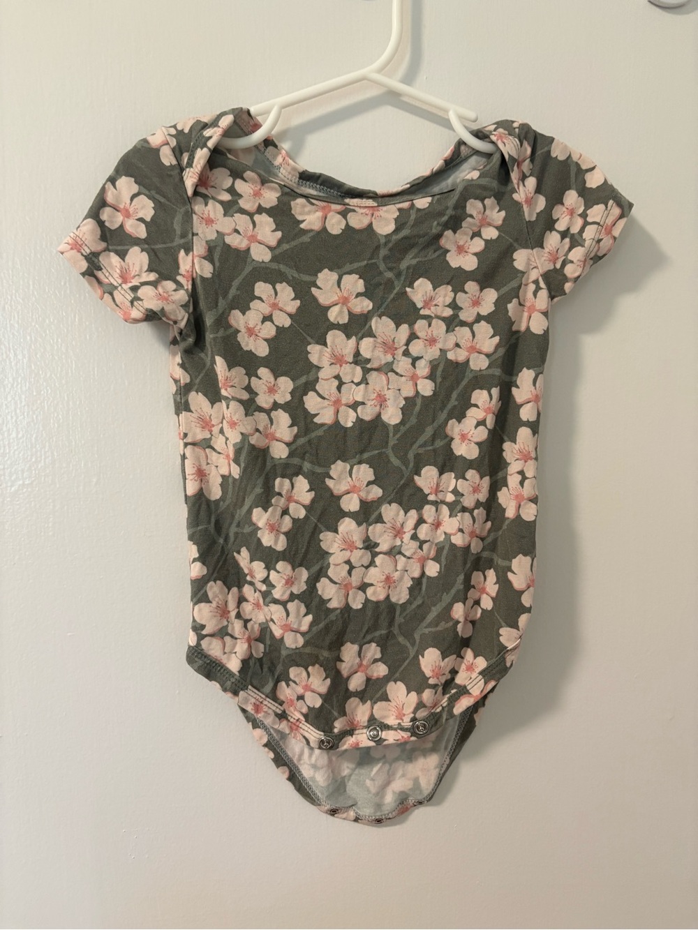 Baby Eel Floral Short-Sleeve Baby onesie Pink Blossom, Green Summer Outfit 6-12M